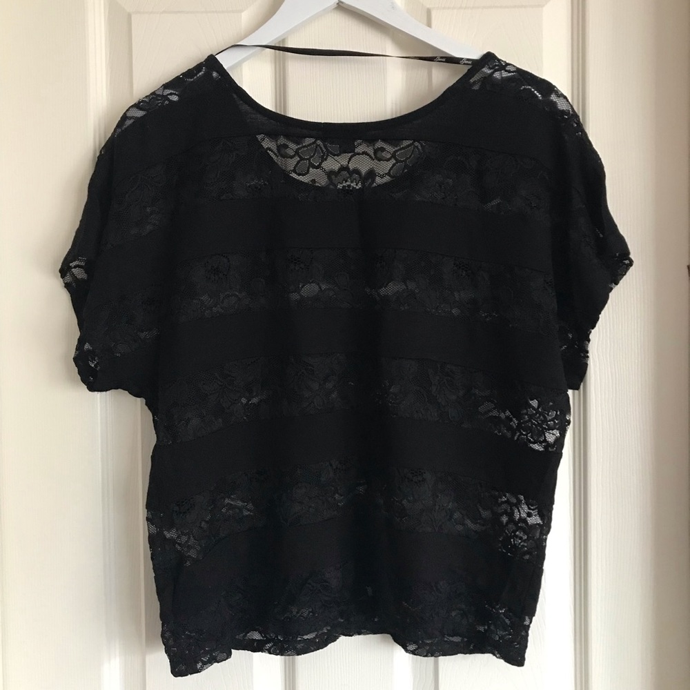 GUESS Top - Picture 2 of 4